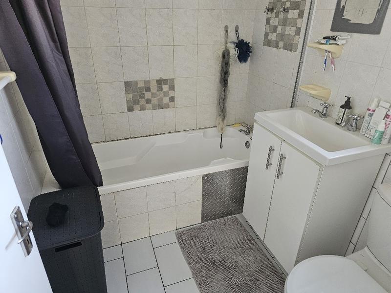 To Let 1 Bedroom Property for Rent in Glenwood Western Cape